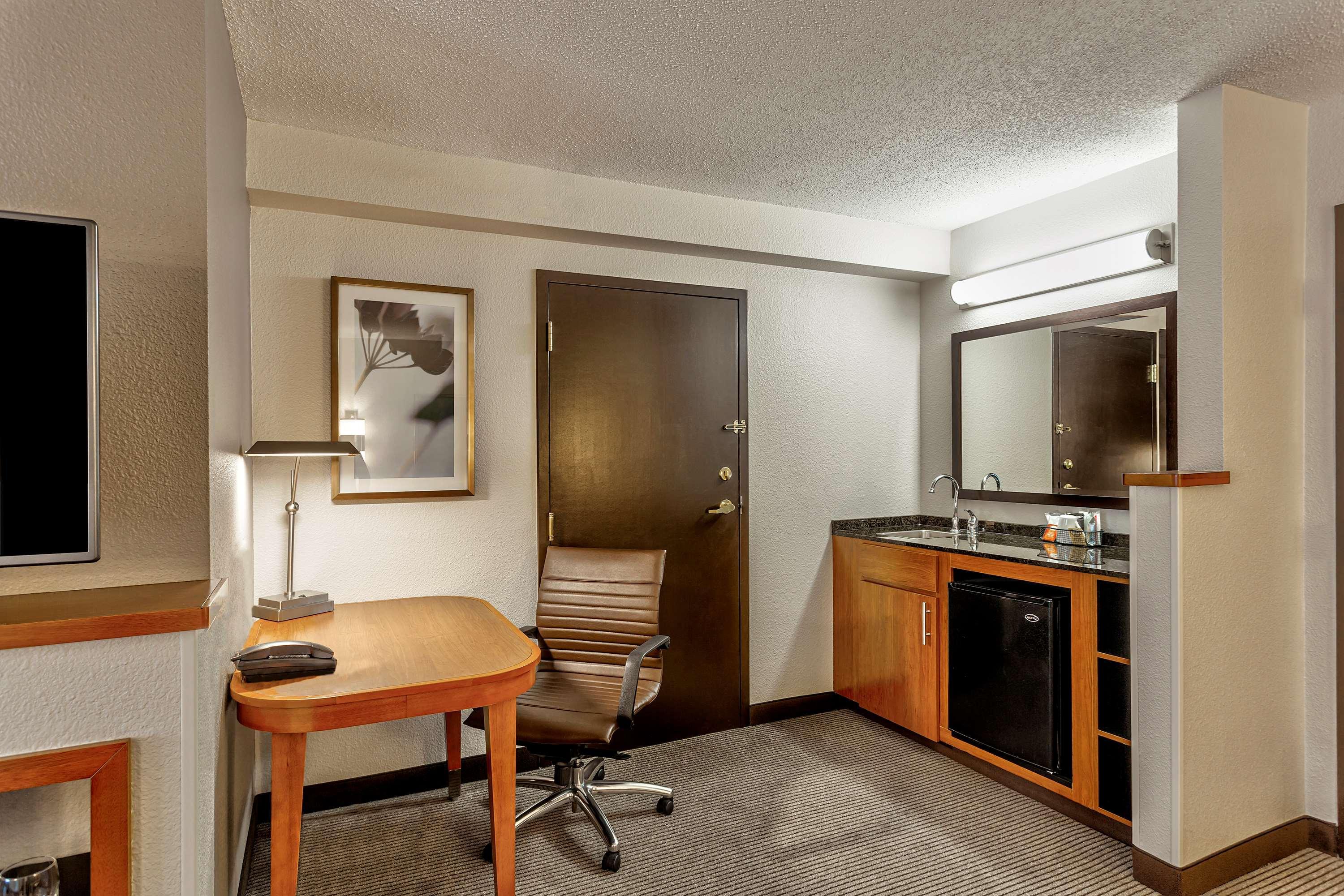 Wyndham Garden Kansas City Airport Εξωτερικό φωτογραφία