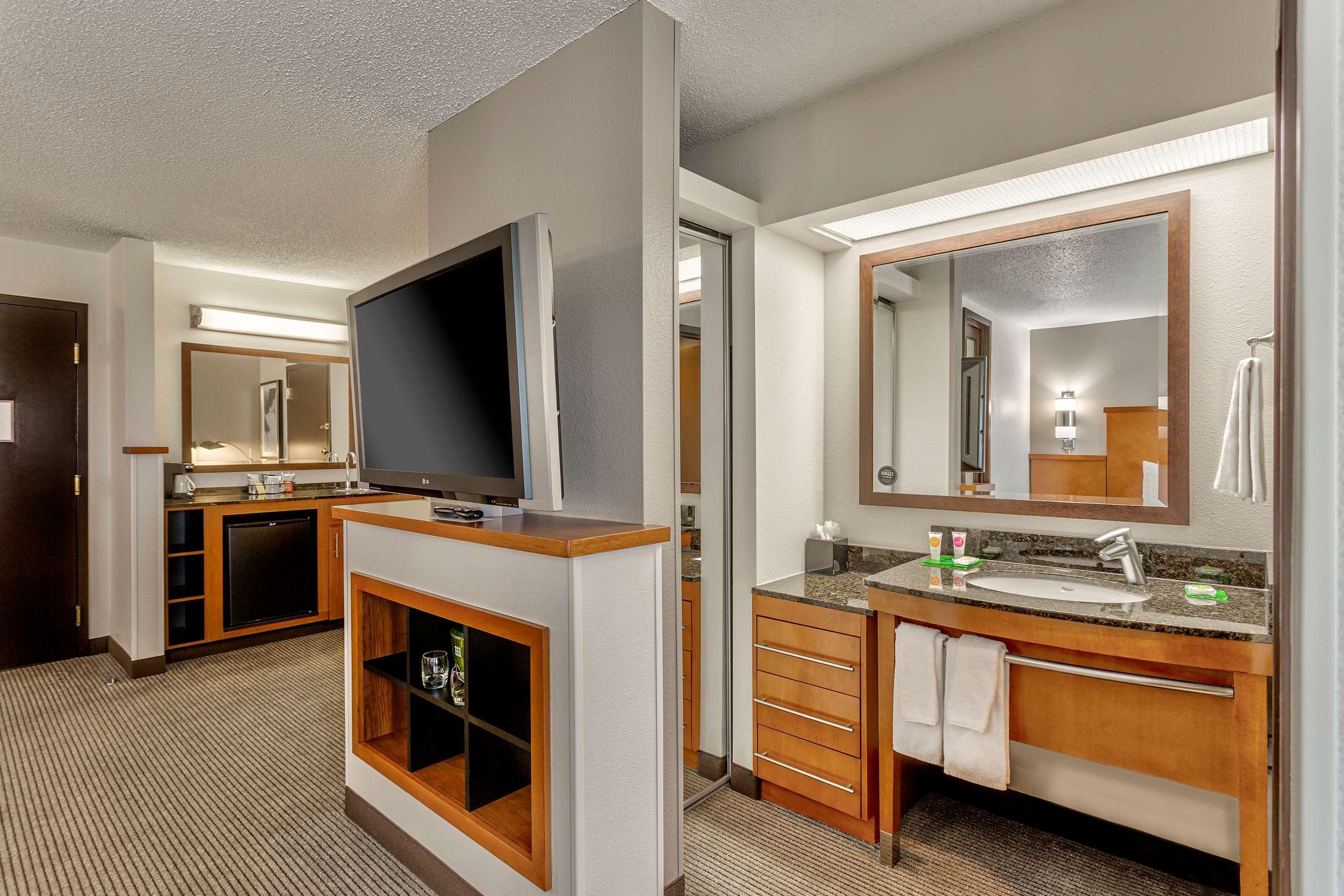 Wyndham Garden Kansas City Airport Εξωτερικό φωτογραφία