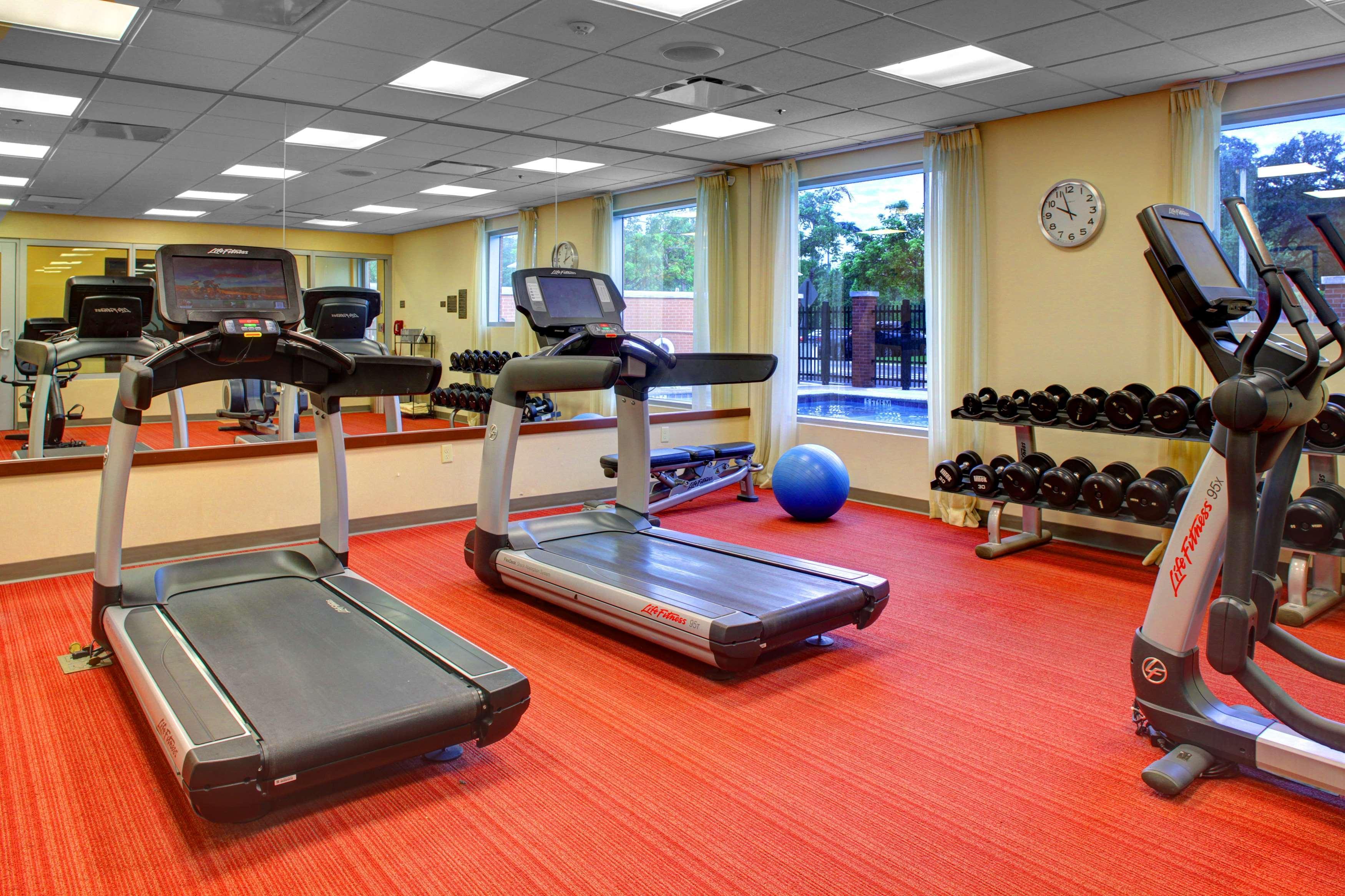Wyndham Garden Kansas City Airport Εξωτερικό φωτογραφία