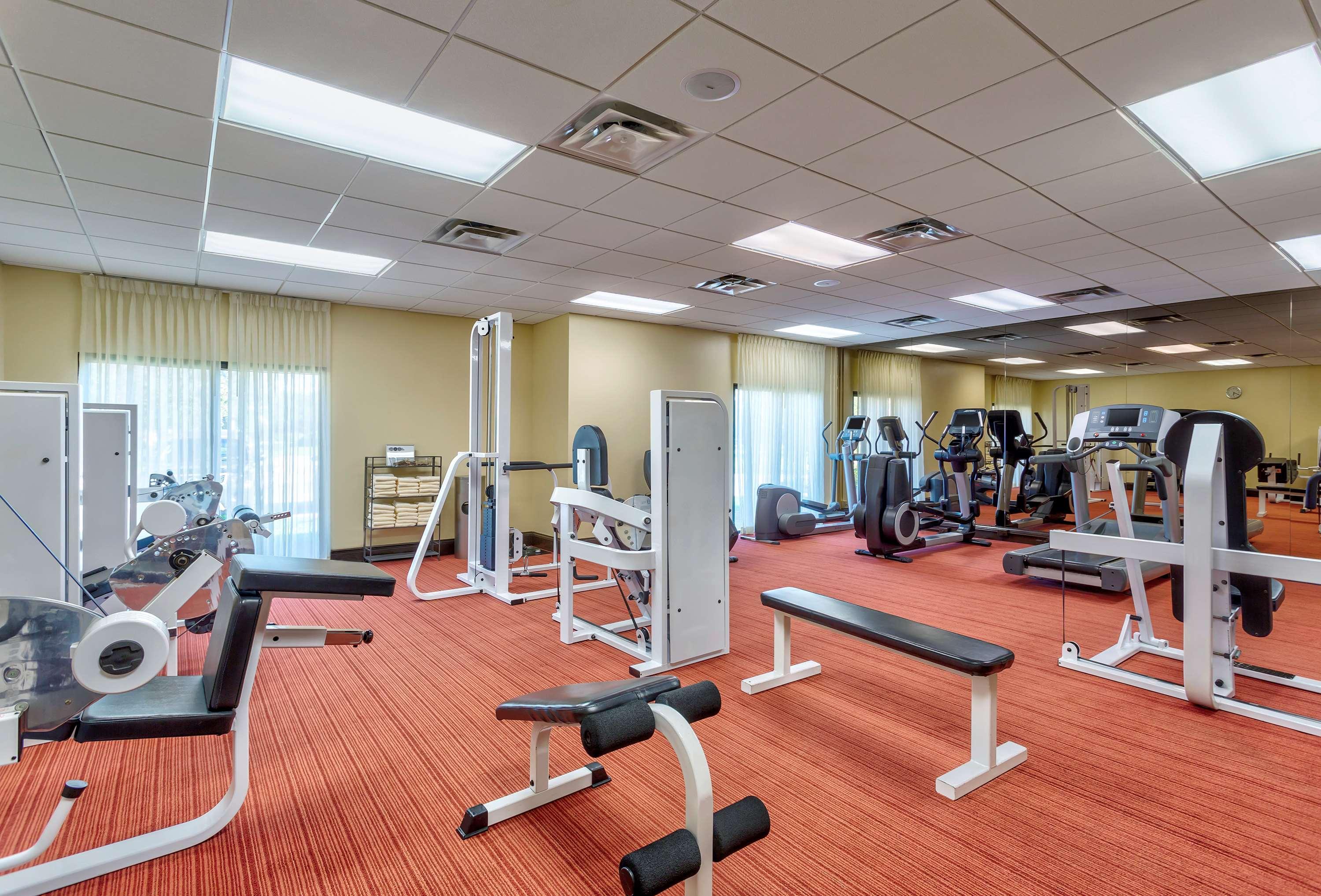 Wyndham Garden Kansas City Airport Εξωτερικό φωτογραφία
