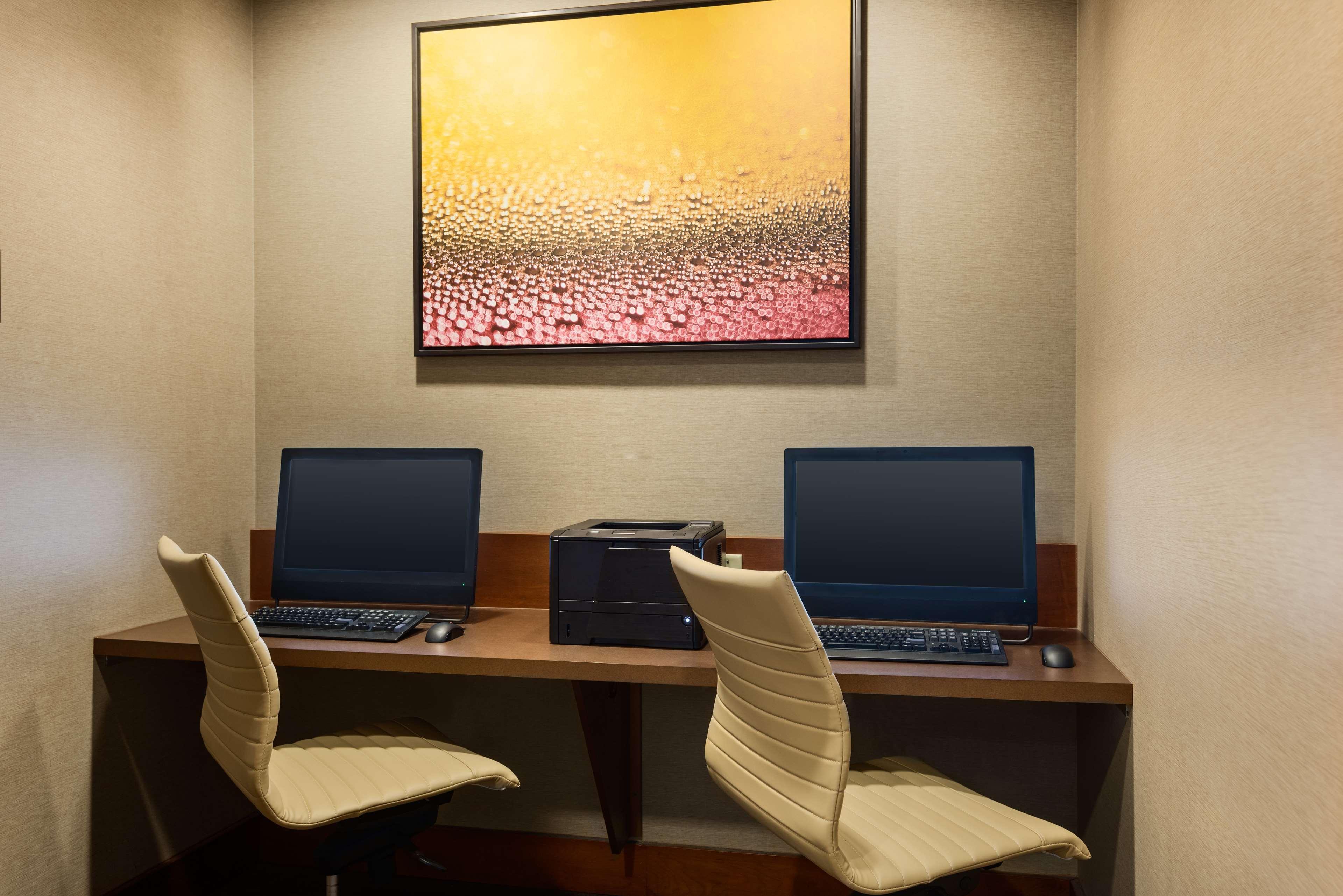Wyndham Garden Kansas City Airport Εξωτερικό φωτογραφία