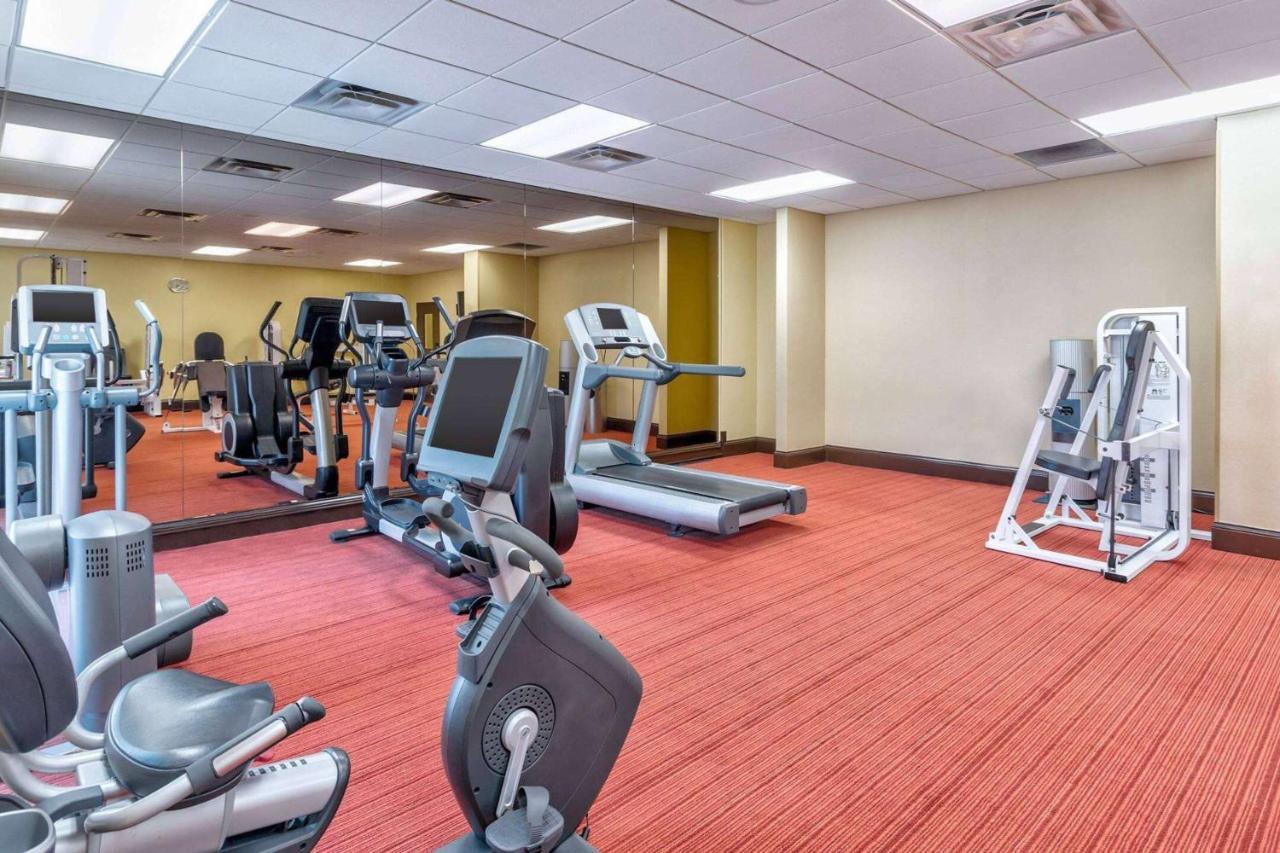 Wyndham Garden Kansas City Airport Εξωτερικό φωτογραφία