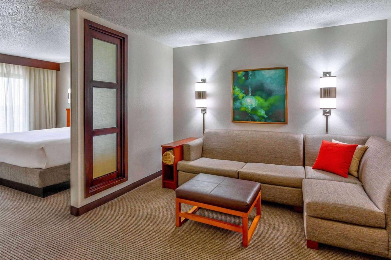 Wyndham Garden Kansas City Airport Εξωτερικό φωτογραφία