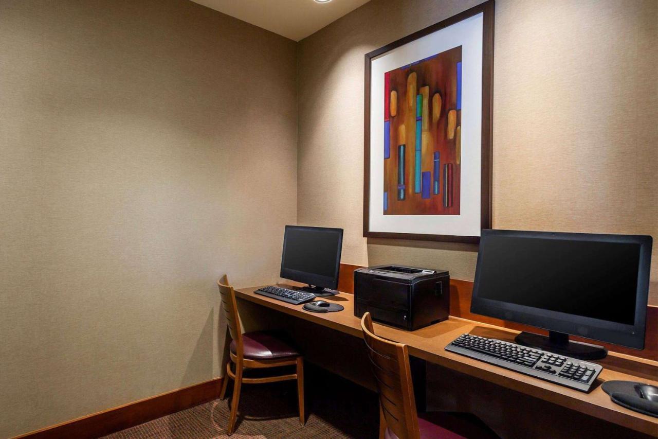 Wyndham Garden Kansas City Airport Εξωτερικό φωτογραφία