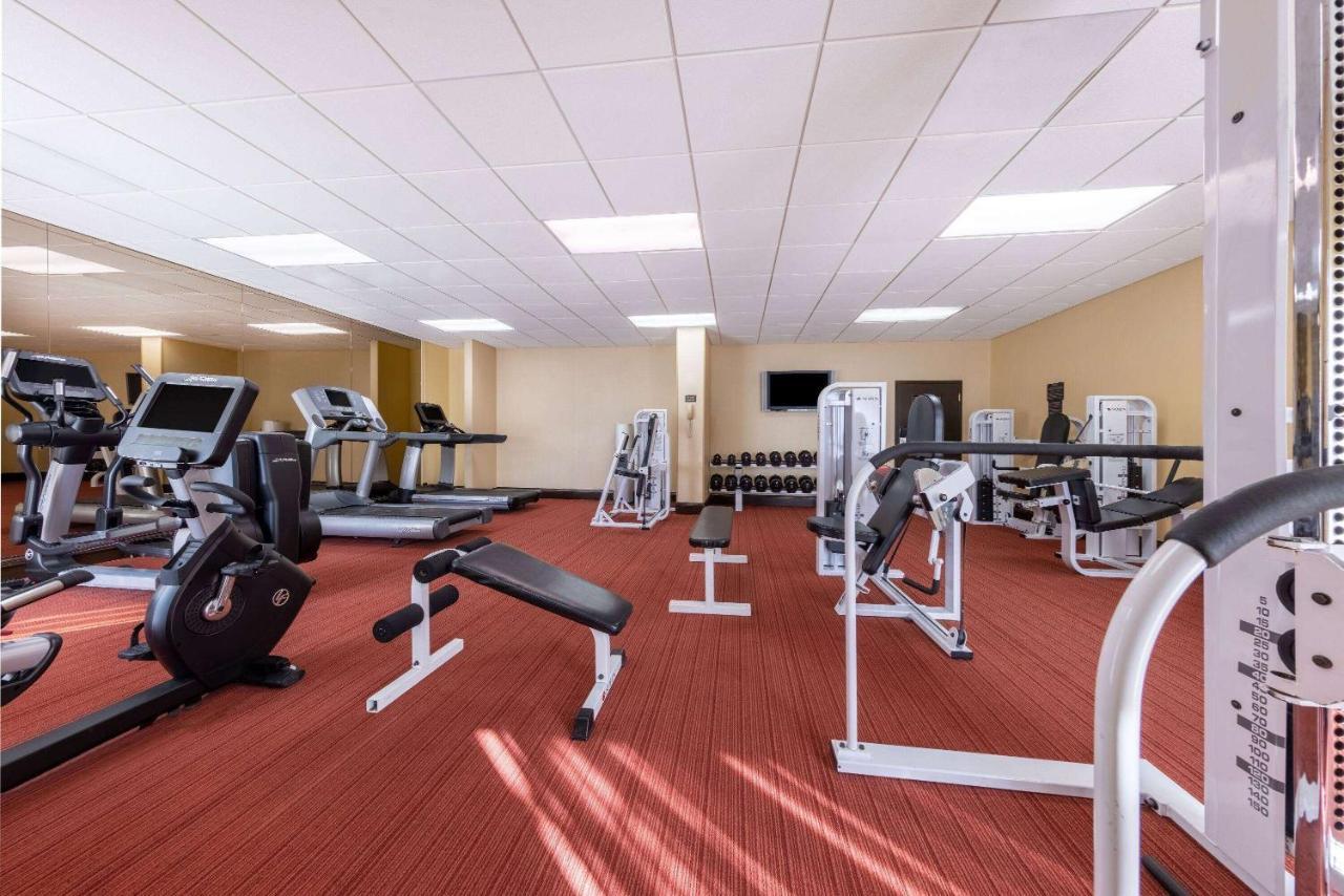 Wyndham Garden Kansas City Airport Εξωτερικό φωτογραφία